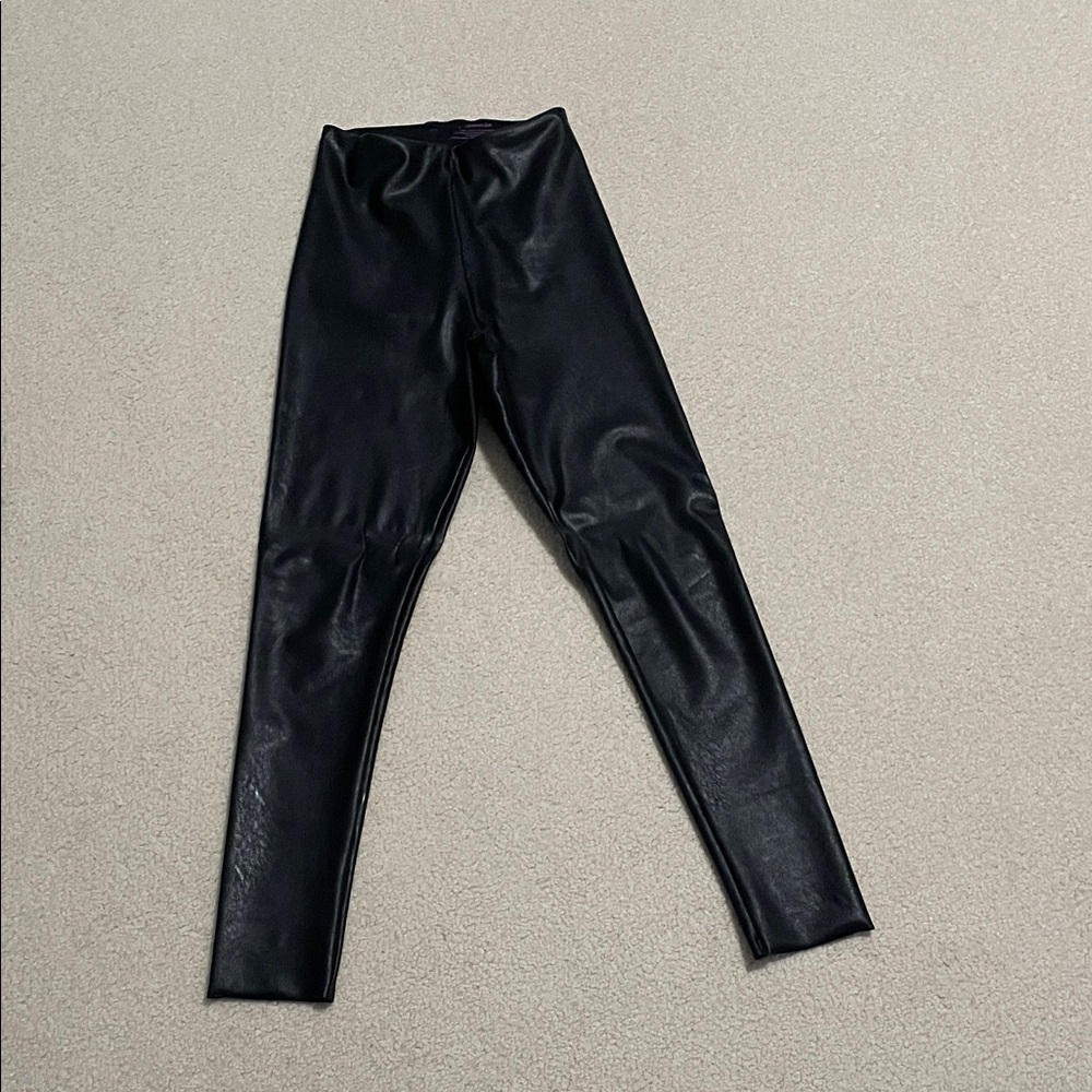 Women’s faux leather black leggings